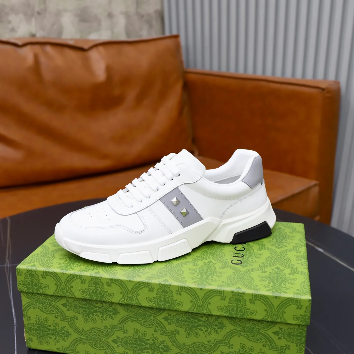 Ex-factory price: 540💰💰🙅‍♂️🙅‍♂️🙅‍♂️ Brand: GUCCI Standard code: 38-44 (45 customized) Grade: Same as the official website Material: Cowhide stitching Comfortable and breathable sheepskin lining Lightweight and wear-resistant sports outsole Style category: Men's fashionable casual shoes Running sports shoes Distinguished luxury brand elements Top luxury color: actual picture color